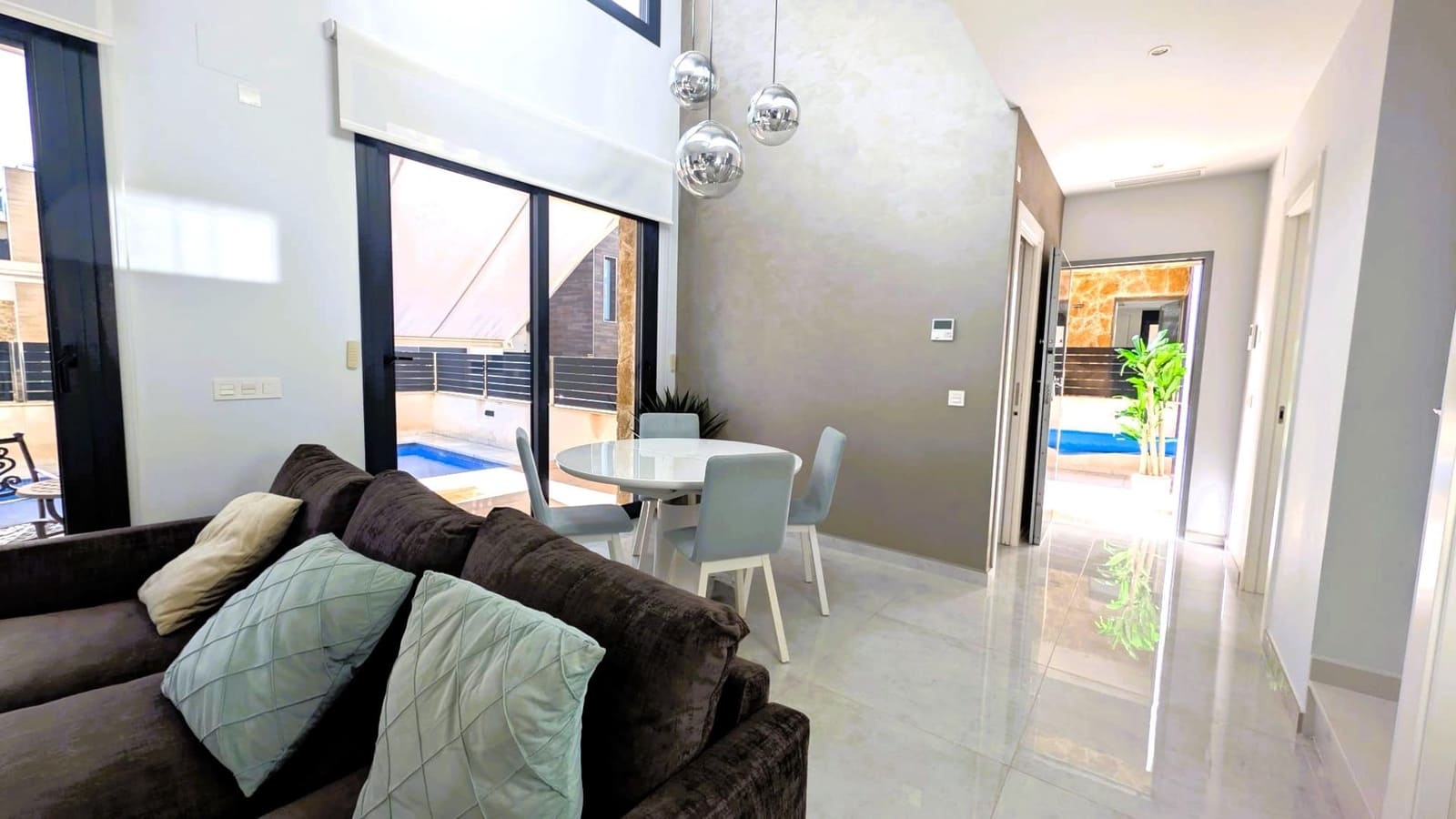 4 soveværelse Villa til salg i Orihuela Costa med swimmingpool - € 499.950 (Ref: 9977292)