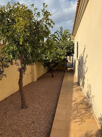 4 soverom Villa til salgs i Playa Flamenca, Orihuela med svømmebasseng garasje - € 860 000 (Ref: 9978812)