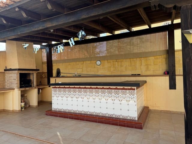 4 soverom Villa til salgs i Playa Flamenca, Orihuela med svømmebasseng garasje - € 860 000 (Ref: 9978812)