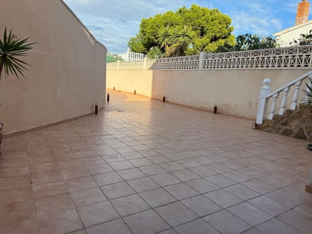 4 soverom Villa til salgs i Playa Flamenca, Orihuela med svømmebasseng garasje - € 860 000 (Ref: 9978812)