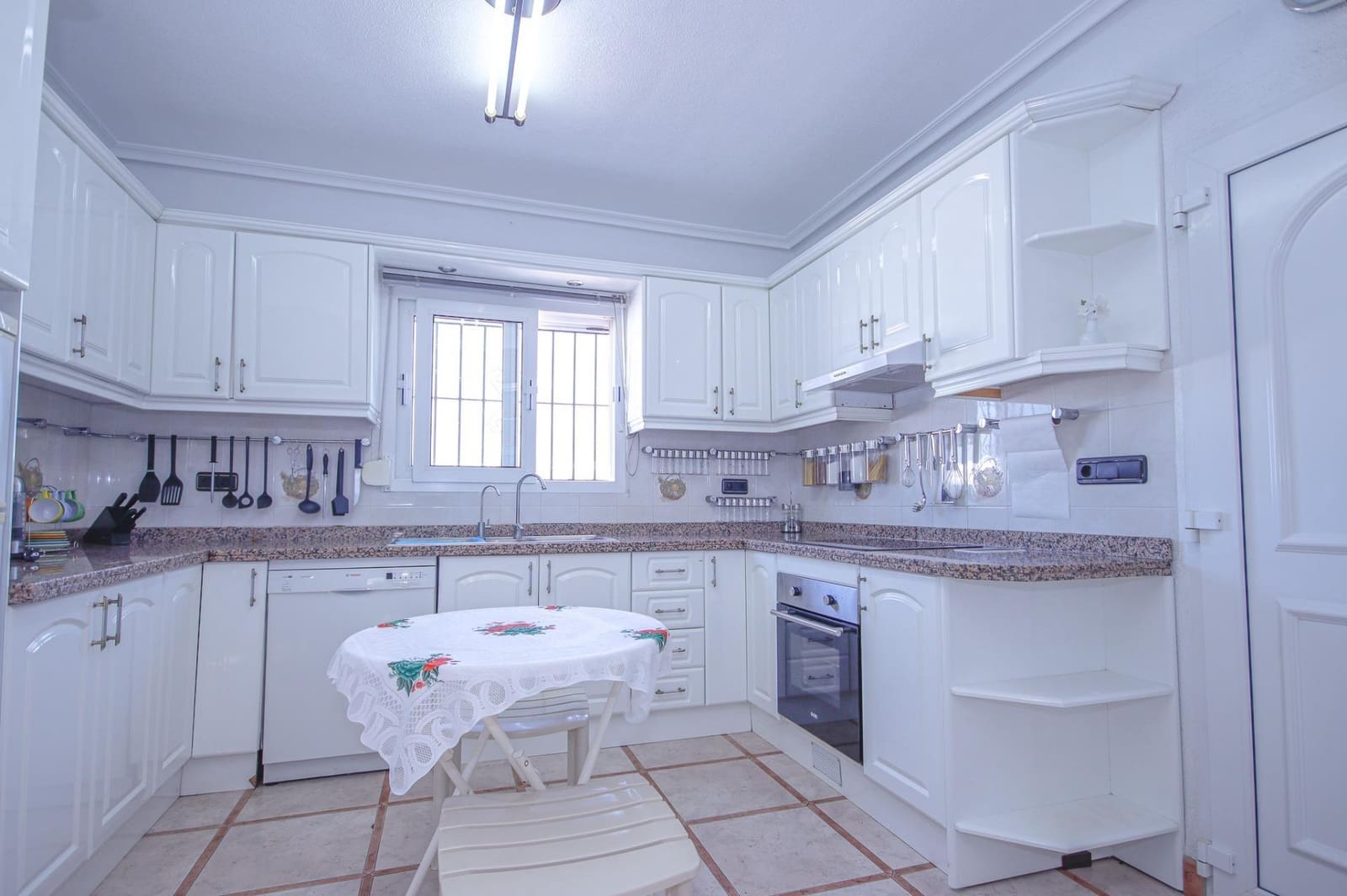 3 soveværelse Villa til salg i La Zenia med swimmingpool - € 650.000 (Ref: 9978813)