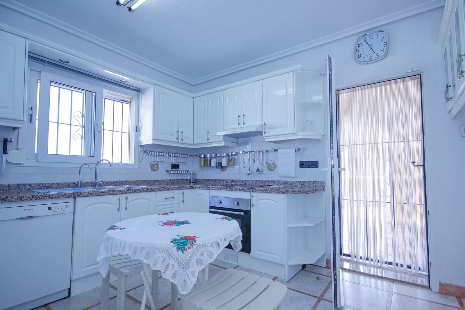 3 soveværelse Villa til salg i La Zenia med swimmingpool - € 650.000 (Ref: 9978813)