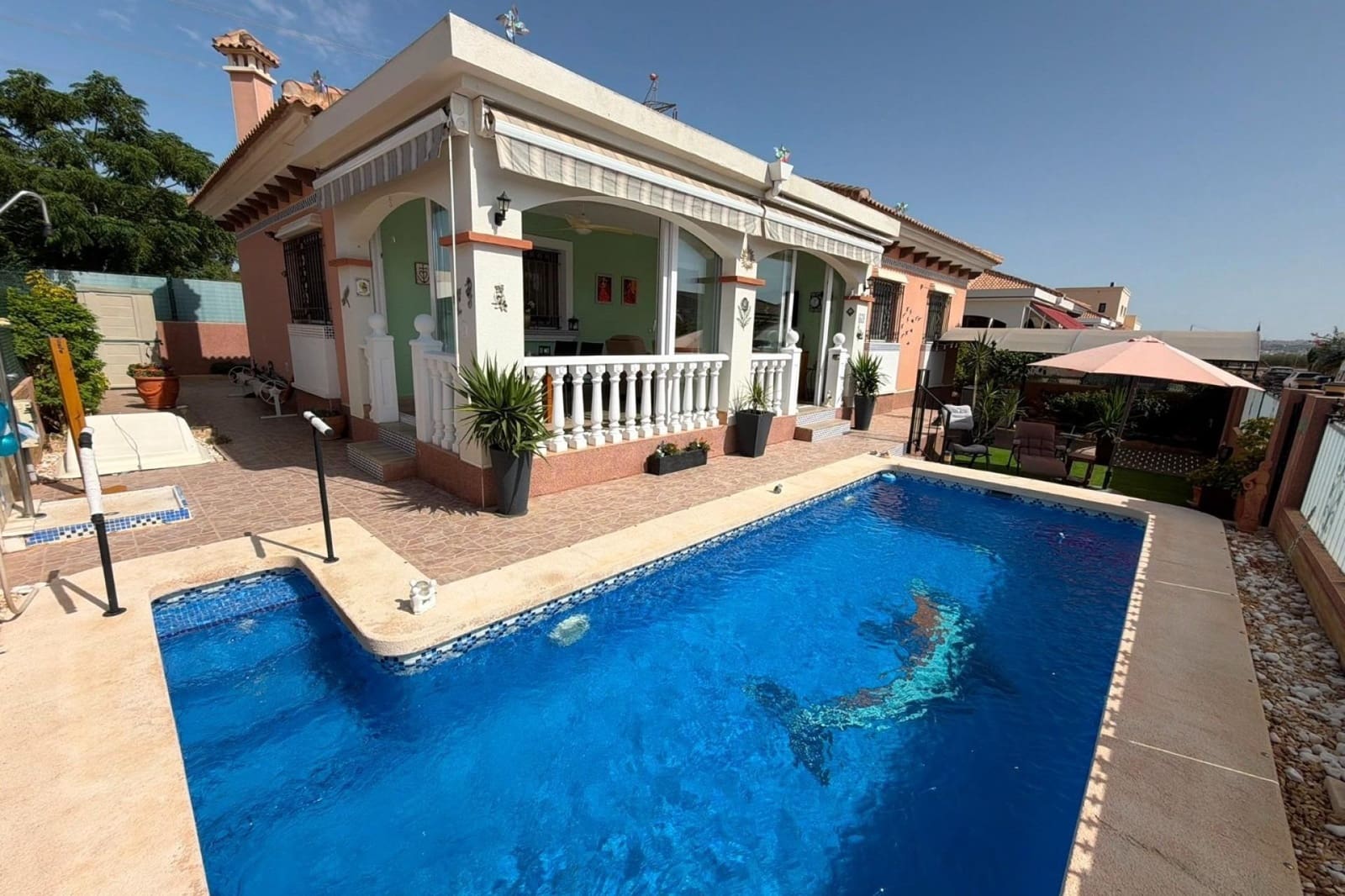 3 soveværelse Villa til salg i Los Montesinos med swimmingpool - € 315.000 (Ref: 9999613)