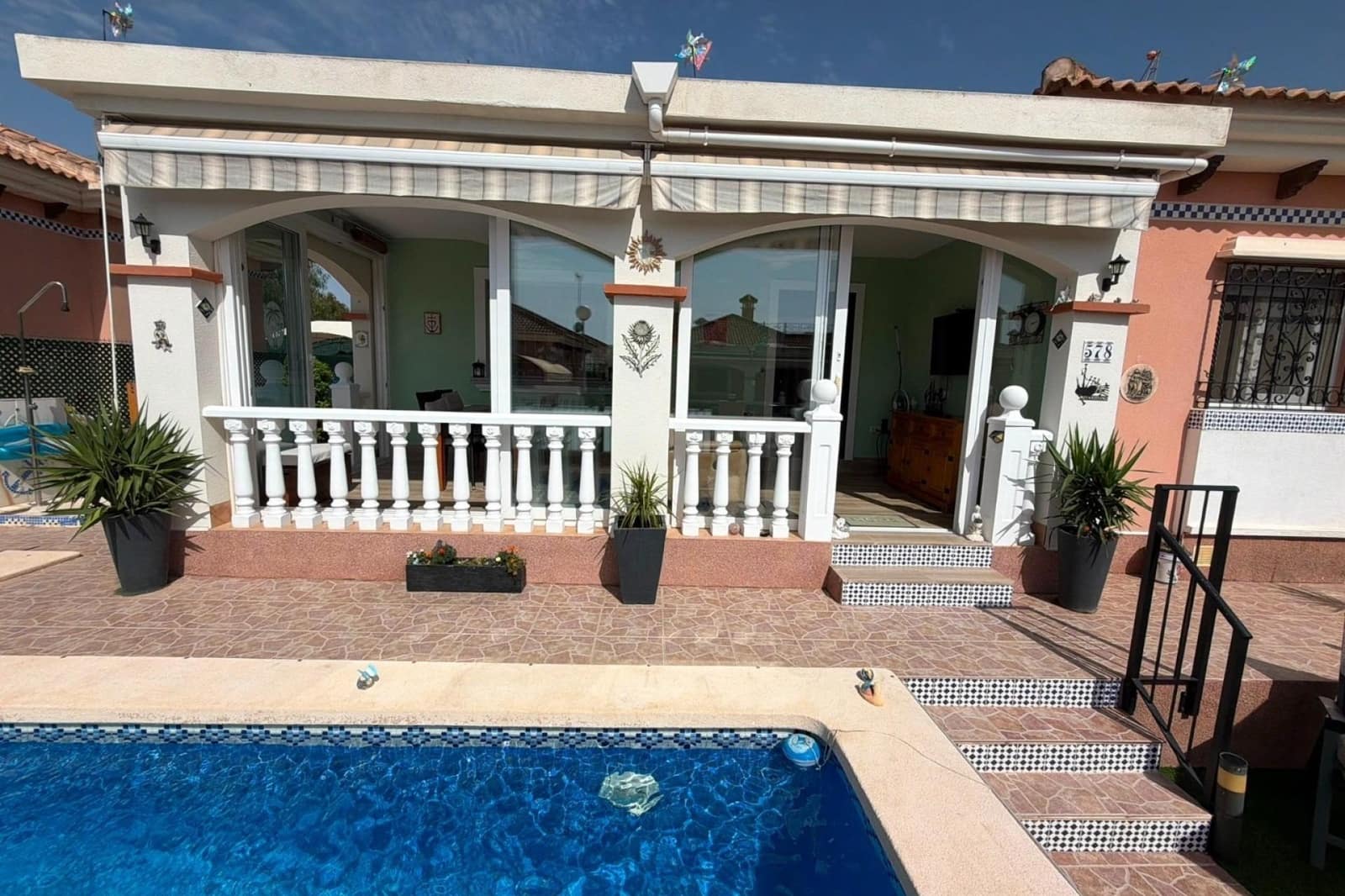 3 soveværelse Villa til salg i Los Montesinos med swimmingpool - € 315.000 (Ref: 9999613)
