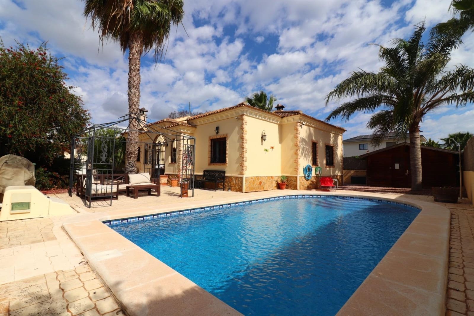 3 bedroom Villa for sale in Formentera del Segura with pool - € 365,000 (Ref: 9999616)