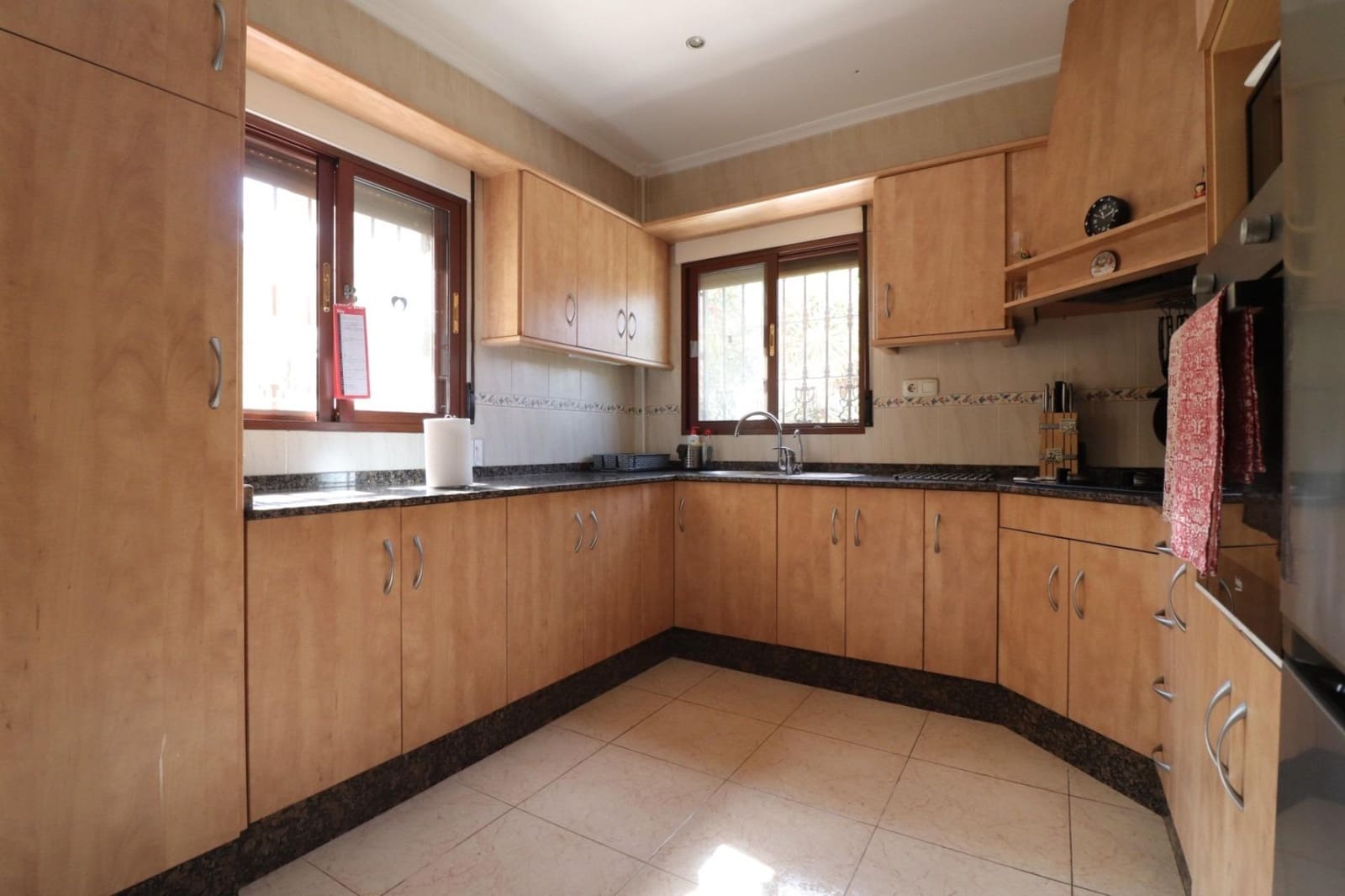 3 bedroom Villa for sale in Formentera del Segura with pool - € 365,000 (Ref: 9999616)