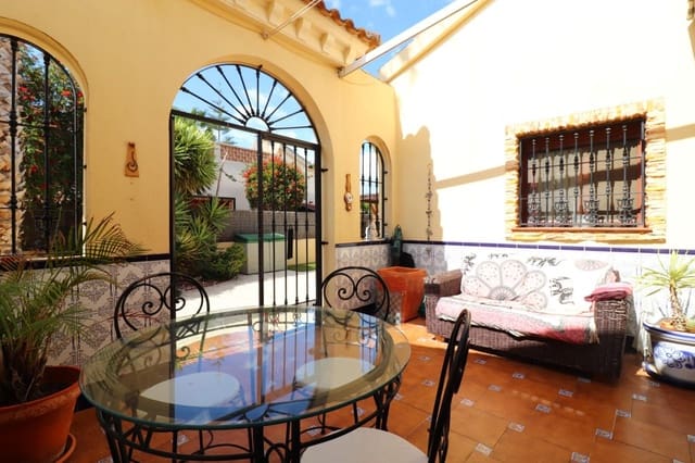 3 bedroom Villa for sale in Formentera del Segura with pool - € 365,000 (Ref: 9999616)