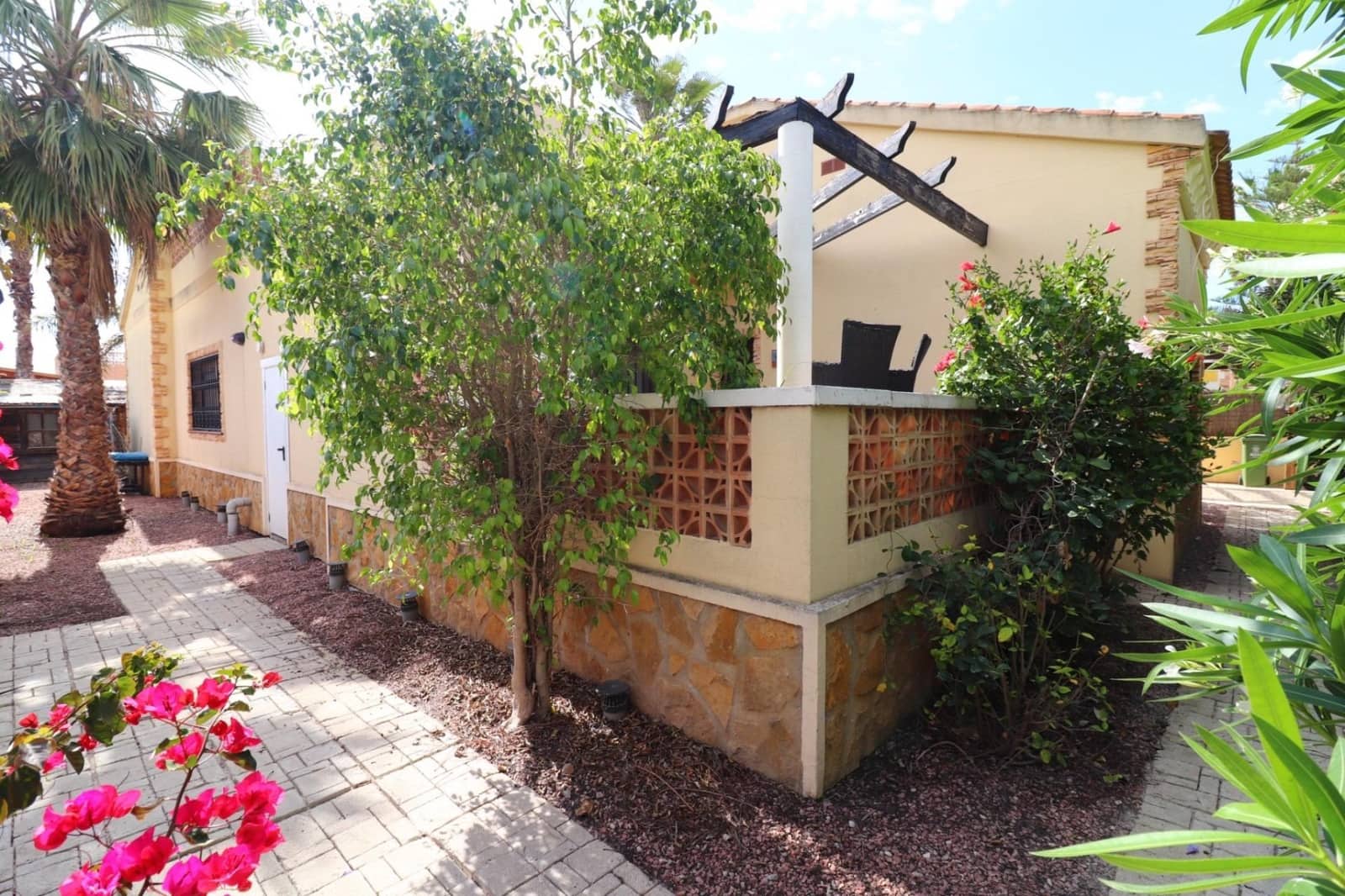 3 bedroom Villa for sale in Formentera del Segura with pool - € 365,000 (Ref: 9999616)