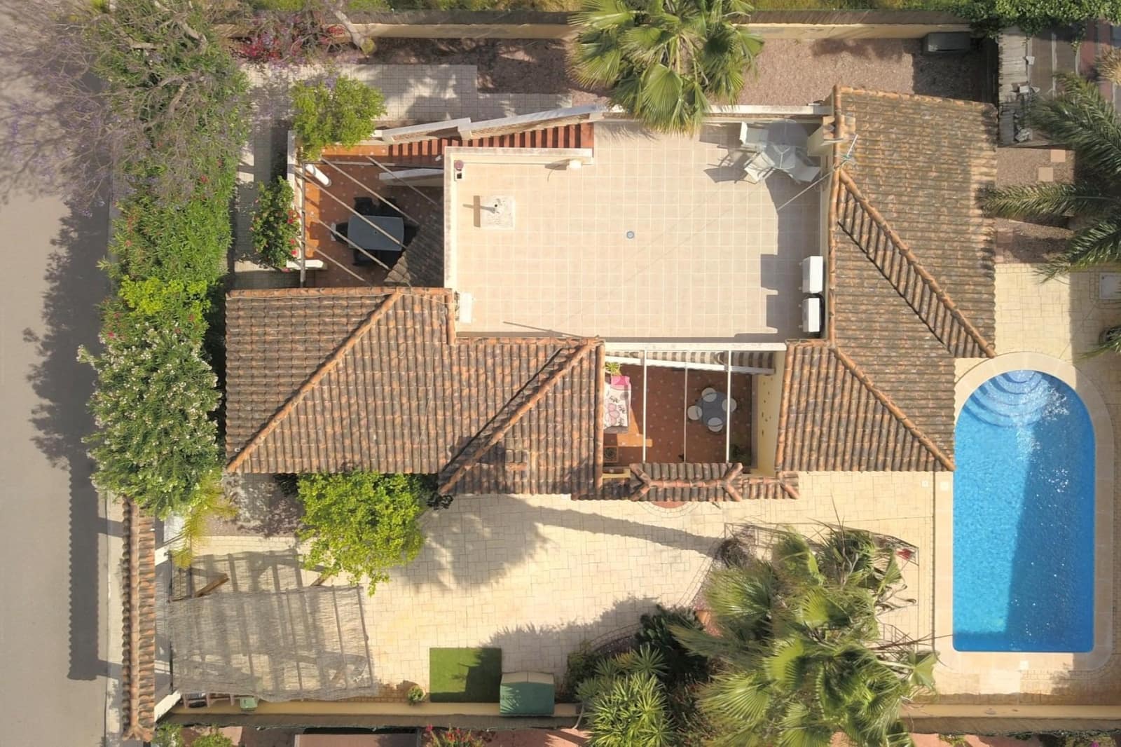 3 bedroom Villa for sale in Formentera del Segura with pool - € 365,000 (Ref: 9999616)
