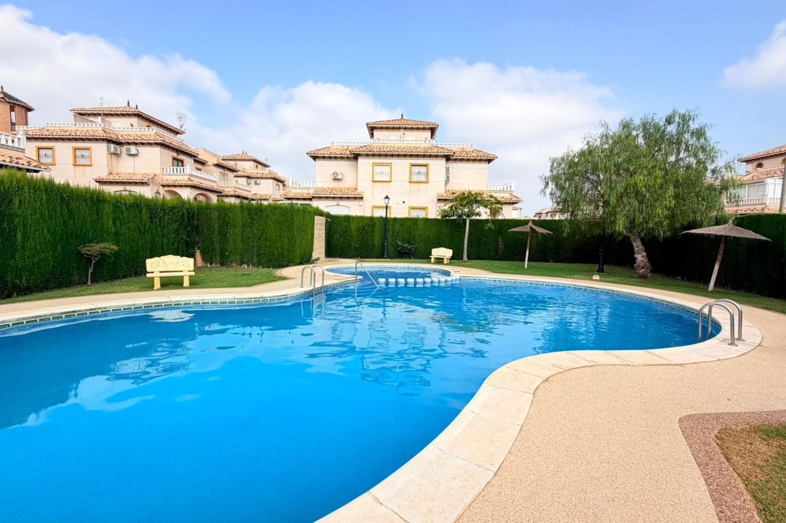 2 soverom Leilighet til salgs i Orihuela Costa med svømmebasseng - € 239 000 (Ref: 9999617)