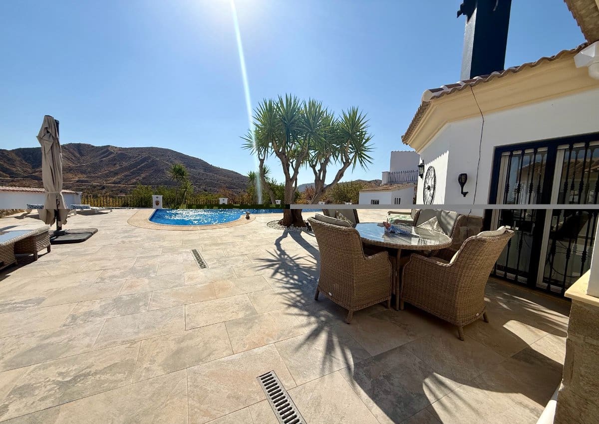 3 bedroom Villa for sale in Almeria city with pool - € 349,950 (Ref: 10004743)