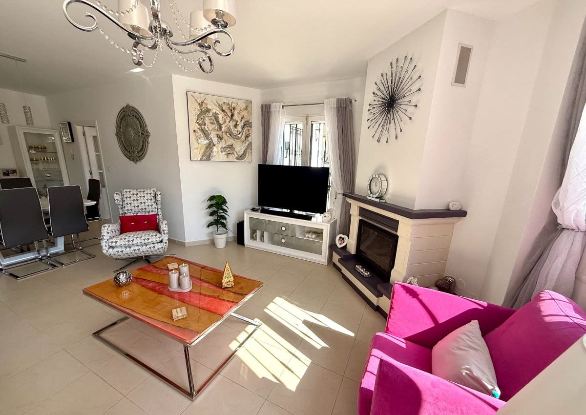 3 bedroom Villa for sale in Almeria city with pool - € 349,950 (Ref: 10004743)