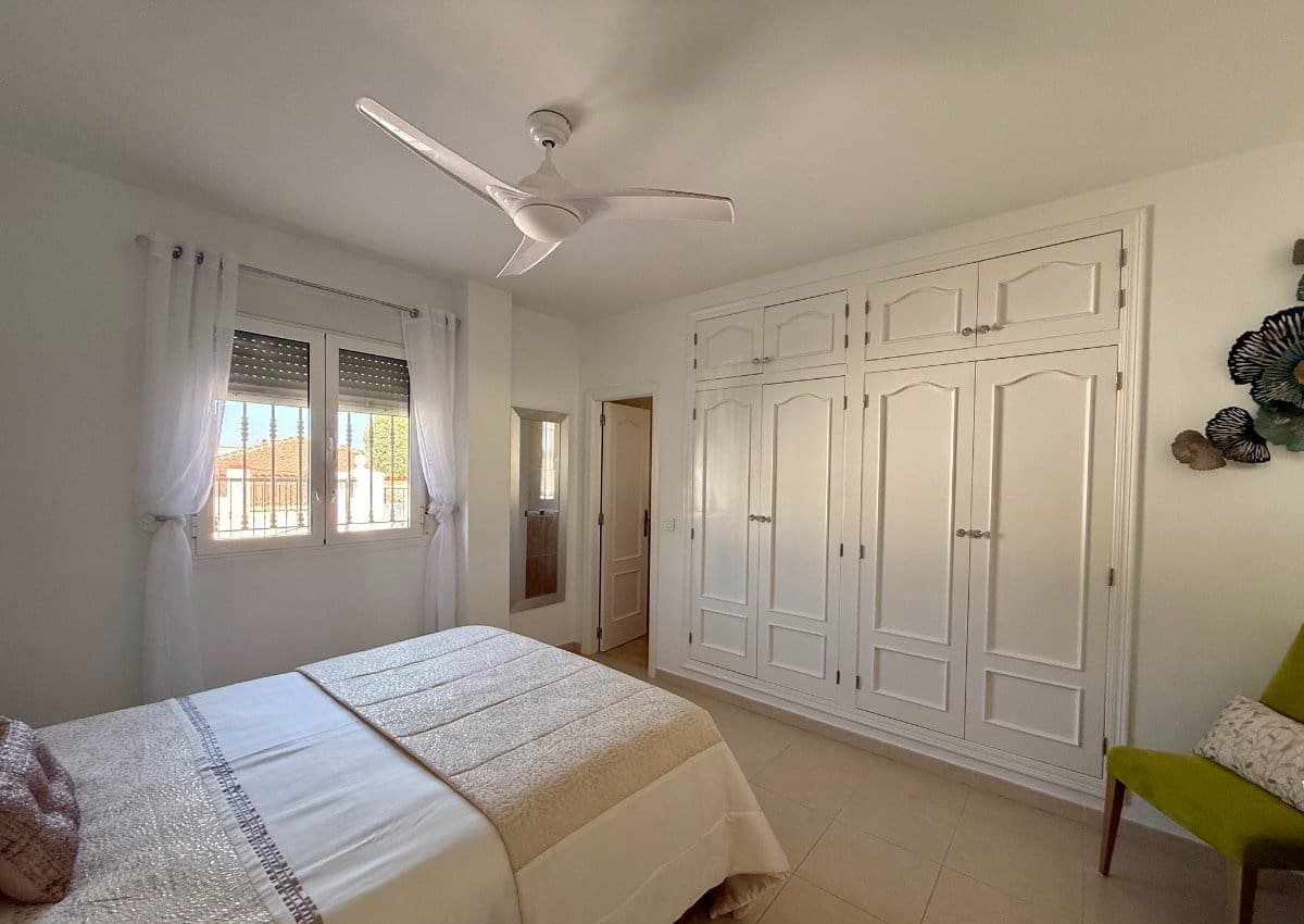 3 bedroom Villa for sale in Almeria city with pool - € 349,950 (Ref: 10004743)