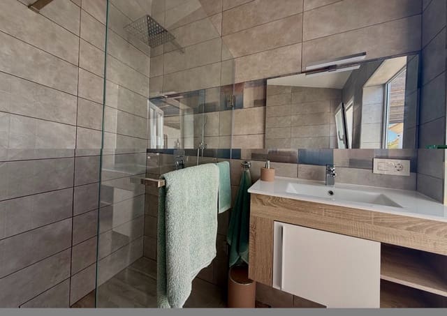3 bedroom Villa for sale in Almería city with pool - € 349,950 (Ref: 10004743)