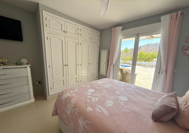 3 bedroom Villa for sale in Almería city with pool - € 349,950 (Ref: 10004743)