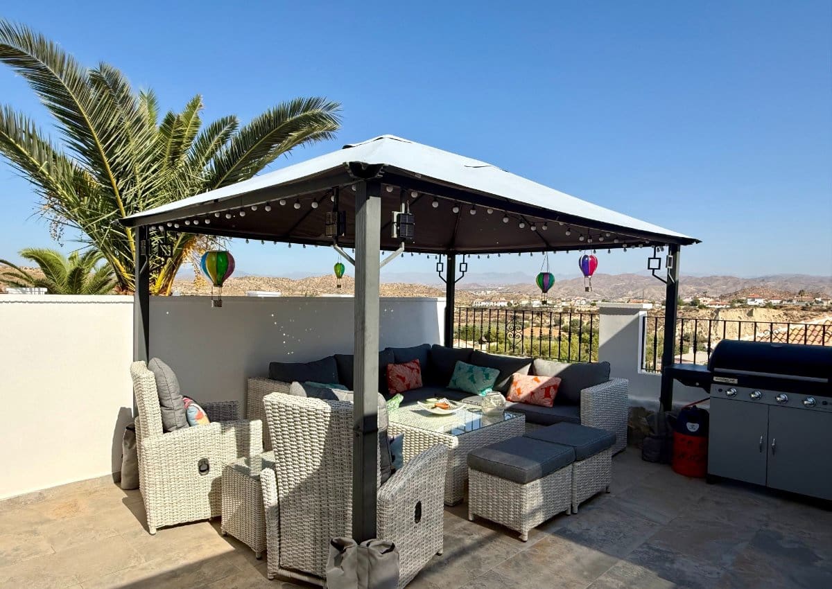 3 bedroom Villa for sale in Almeria city with pool - € 349,950 (Ref: 10004743)