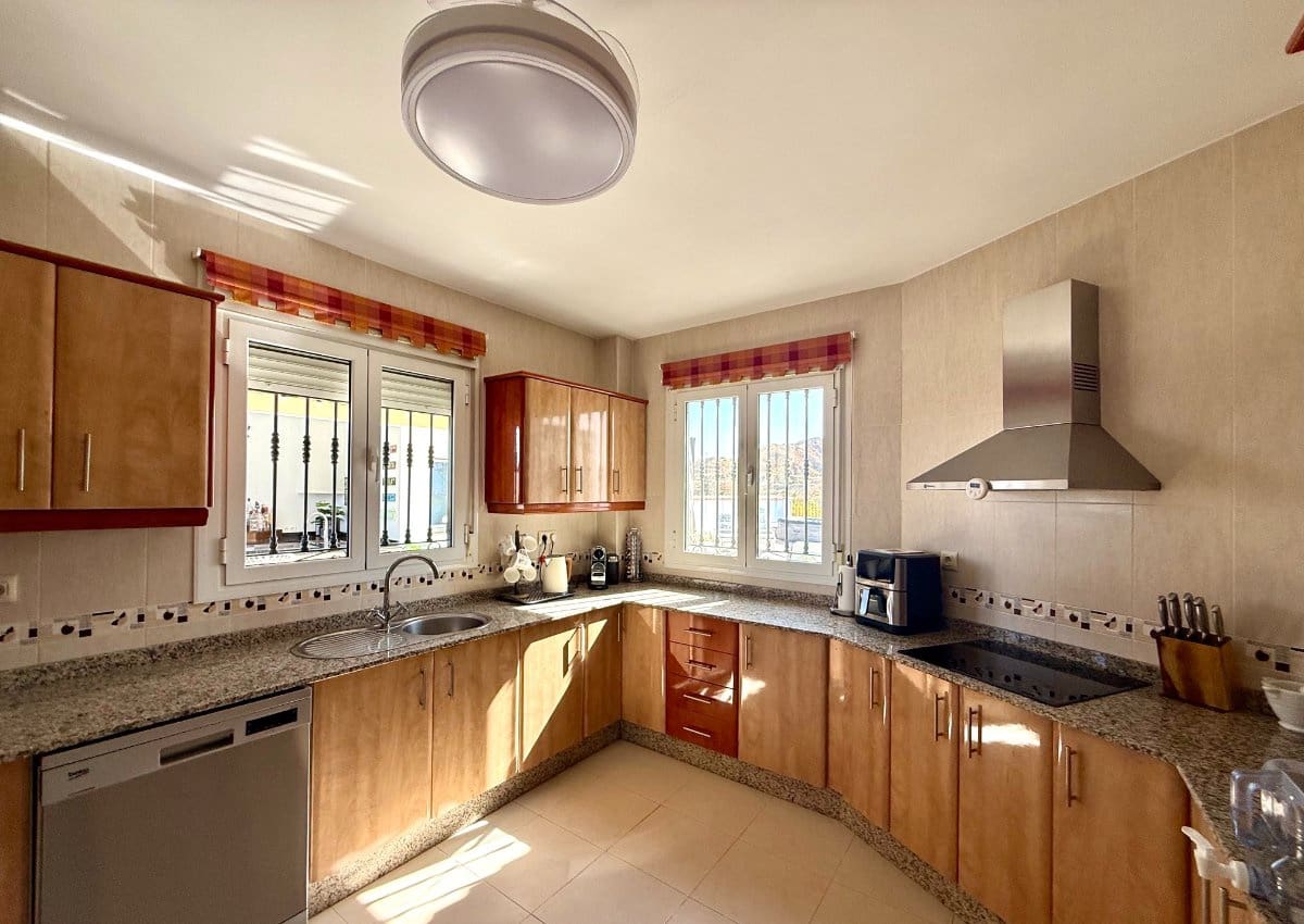 3 bedroom Villa for sale in Almeria city with pool - € 349,950 (Ref: 10004743)