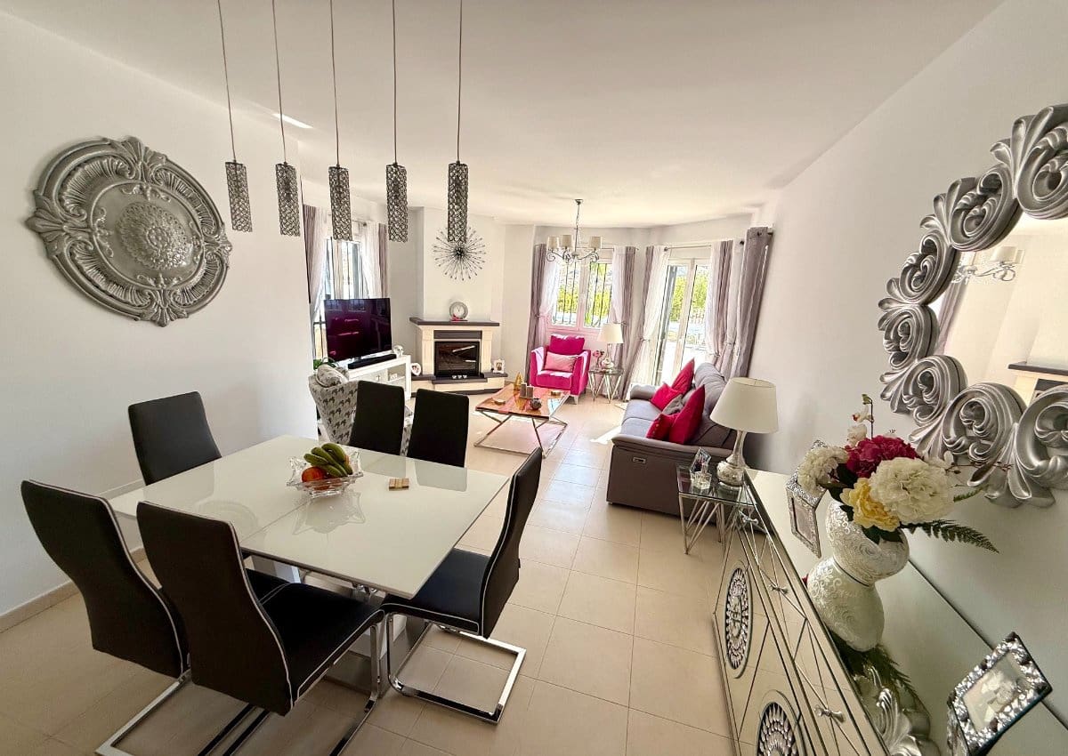 3 bedroom Villa for sale in Almeria city with pool - € 349,950 (Ref: 10004743)
