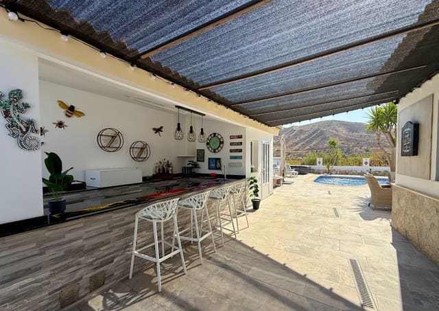 3 bedroom Villa for sale in Almería city with pool - € 349,950 (Ref: 10004743)