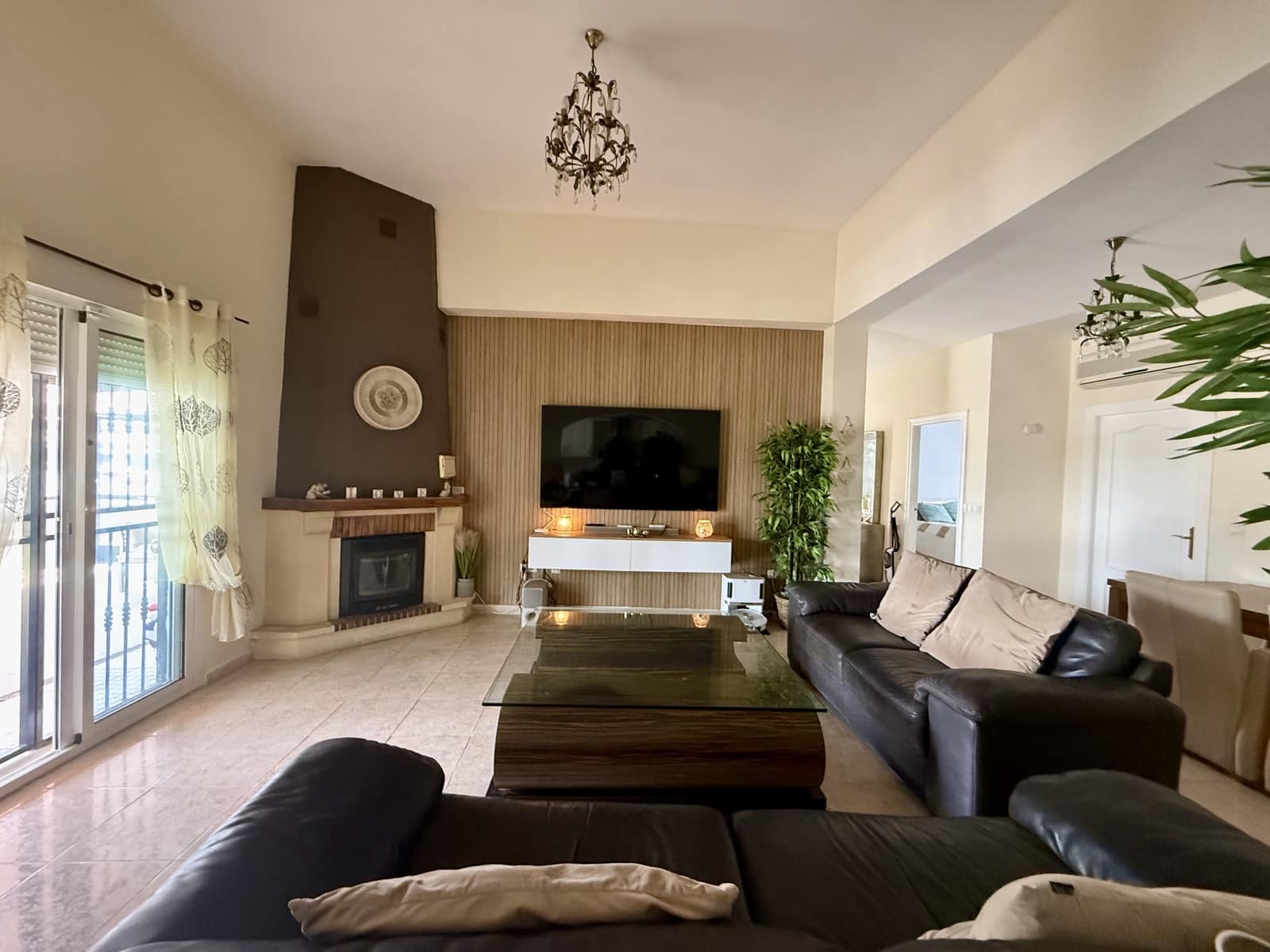 5 makuuhuone Huvila myytävänä paikassa Arboleas mukana uima-altaan - 295 000 € (Ref: 10012288)