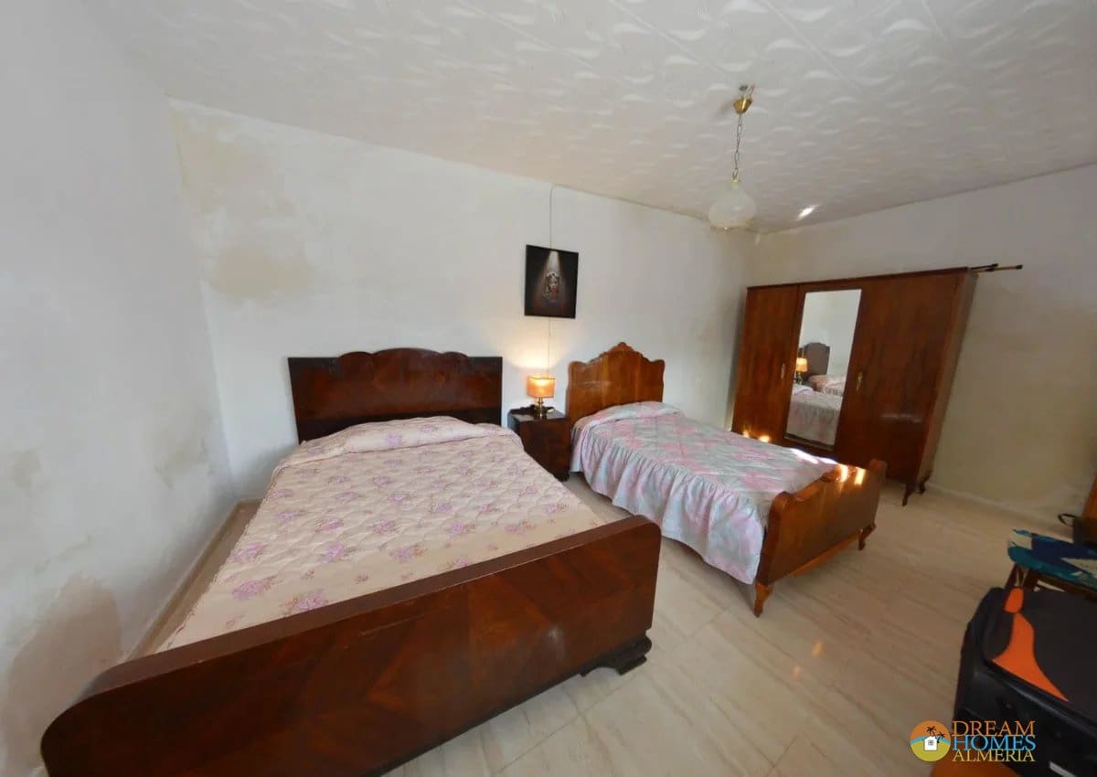 5 bedroom Townhouse for sale in Zurgena - € 125,000 (Ref: 10014284)