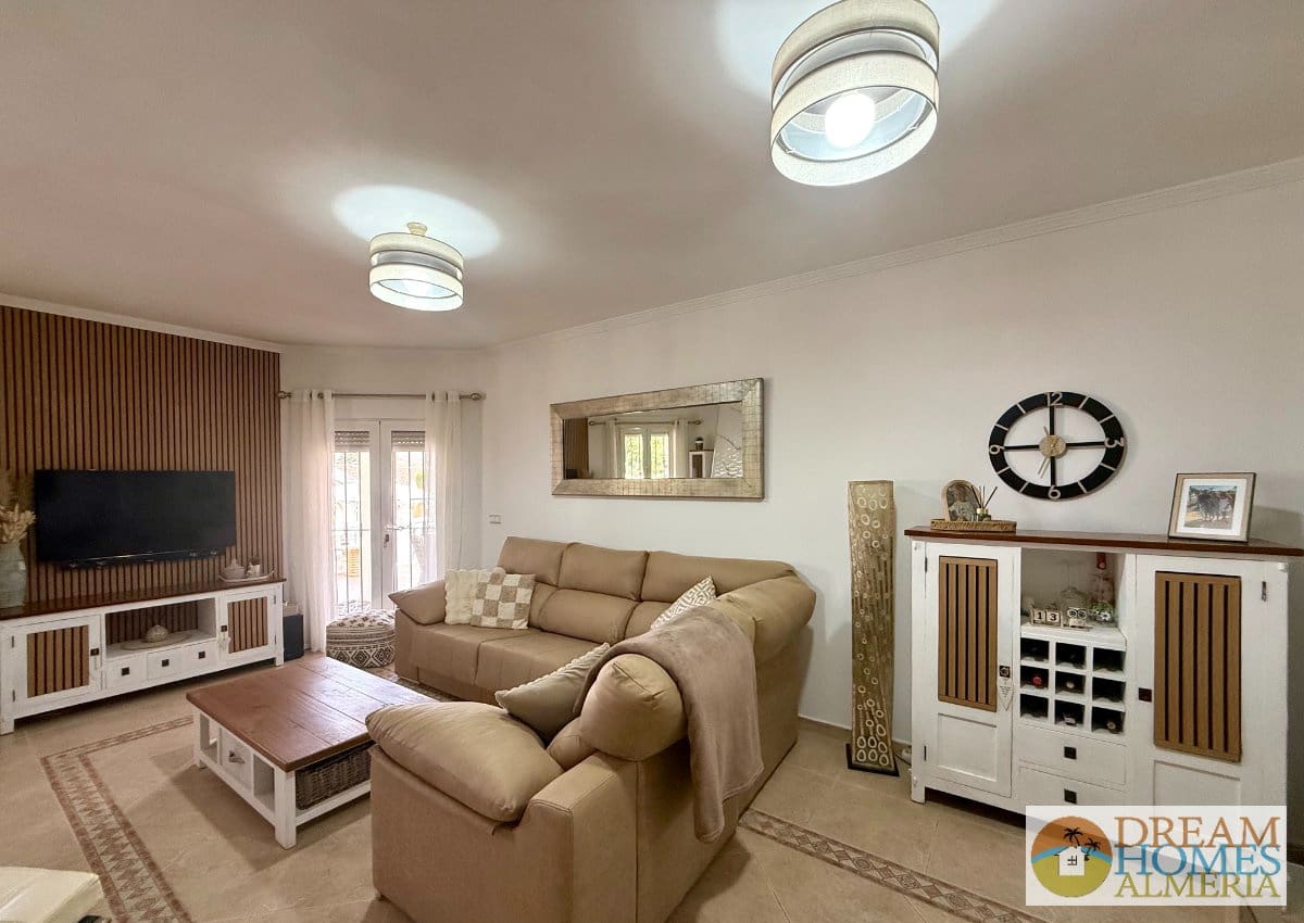 3 bedroom Villa for sale in Arboleas with pool - € 375,000 (Ref: 10016690)