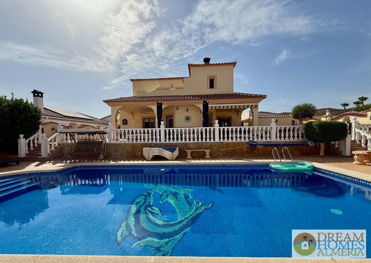 3 bedroom Villa for sale in Arboleas with pool - € 375,000 (Ref: 10016690)