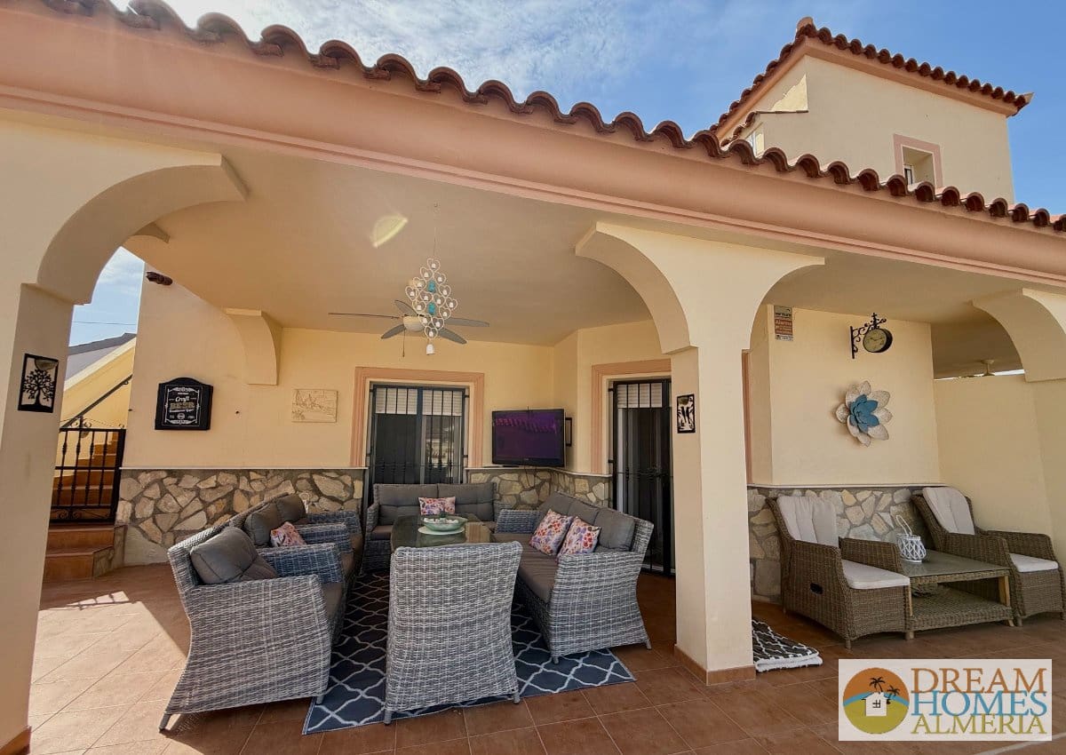 3 bedroom Villa for sale in Arboleas with pool - € 375,000 (Ref: 10016690)