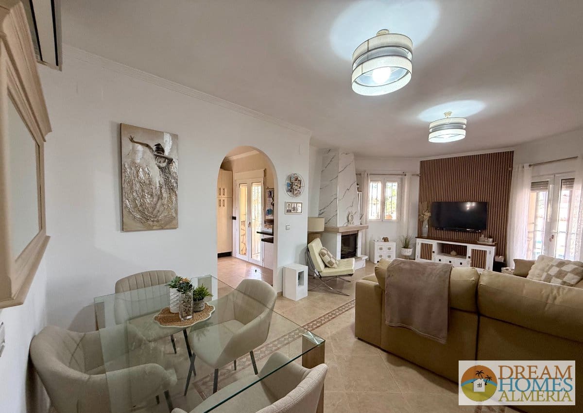 3 bedroom Villa for sale in Arboleas with pool - € 375,000 (Ref: 10016690)