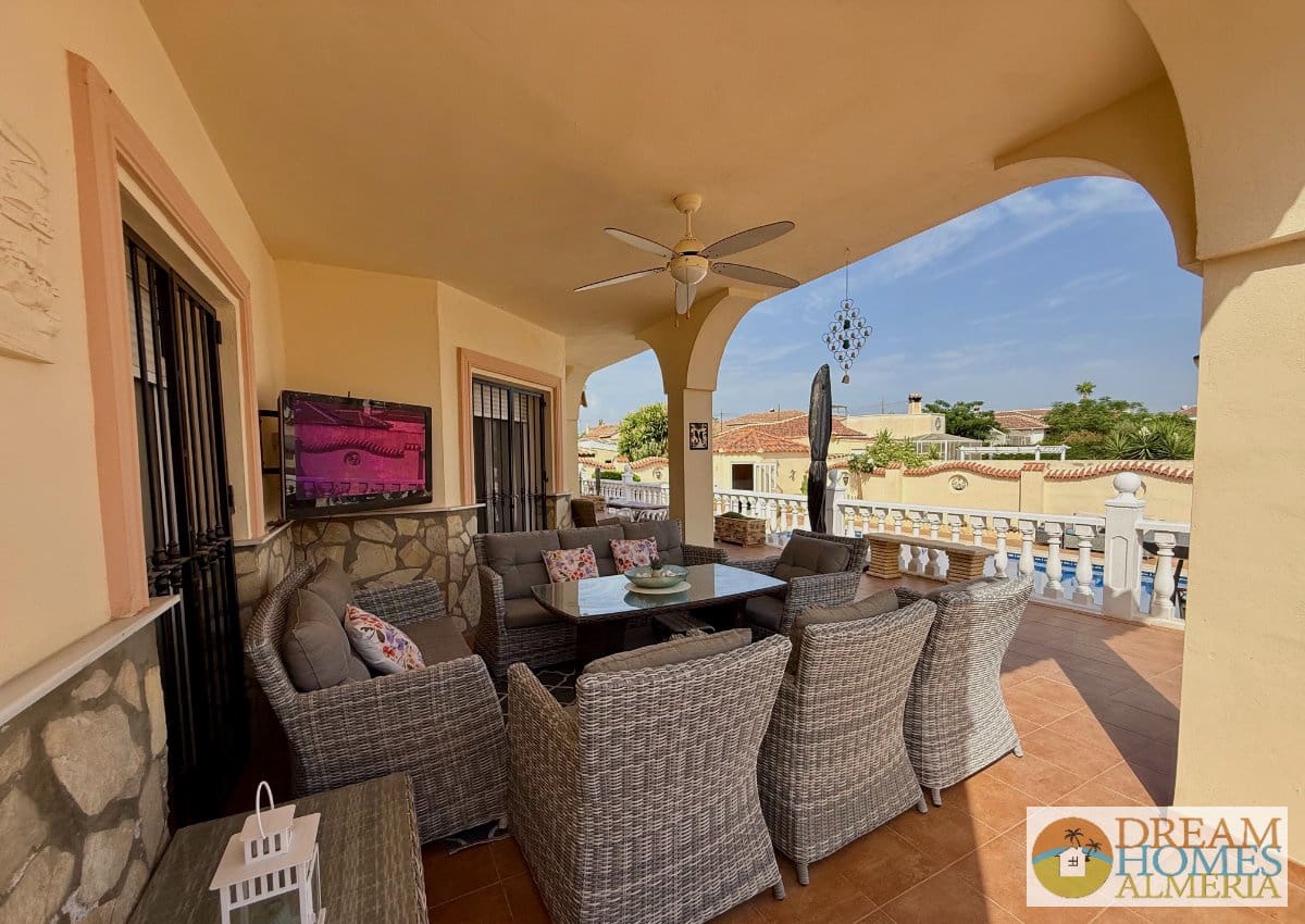 3 bedroom Villa for sale in Arboleas with pool - € 375,000 (Ref: 10016690)