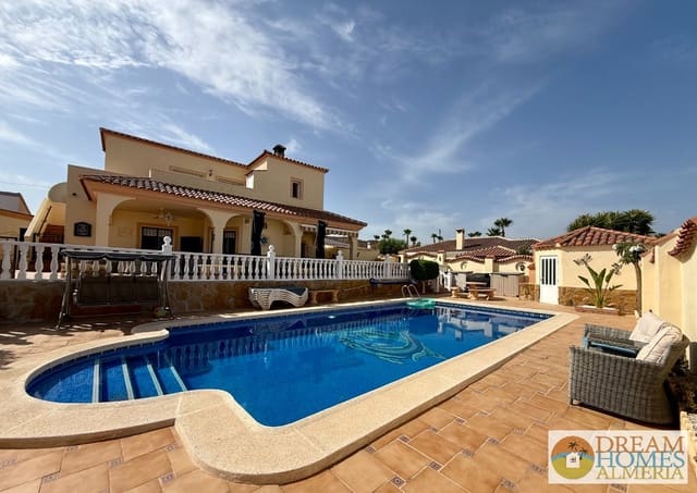 3 bedroom Villa for sale in Arboleas with pool - € 375,000 (Ref: 10016690)