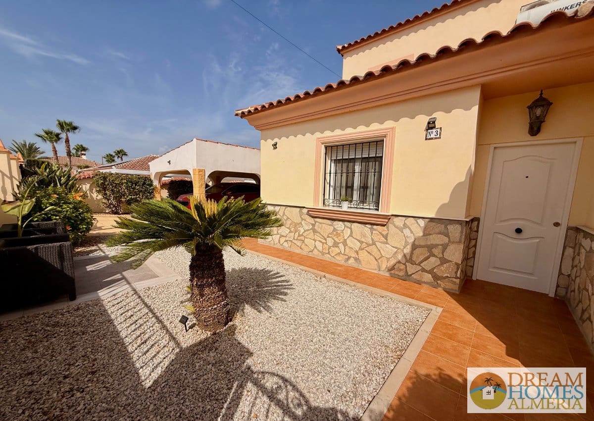 3 bedroom Villa for sale in Arboleas with pool - € 375,000 (Ref: 10016690)