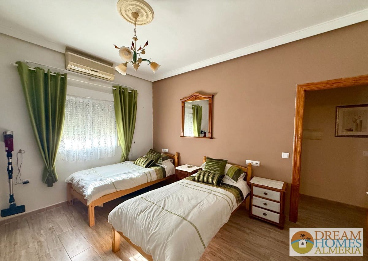 3 quarto Moradia para venda em Arboleas com piscina - 255 000 € (Ref: 10023316)