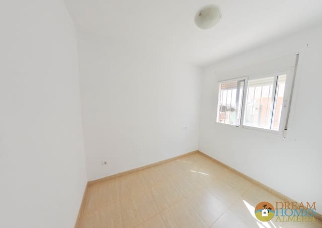 3 slaapkamer Appartement te koop in La Alfoquia, Zurgena met zwembad - € 149.900 (Ref: 10035986)