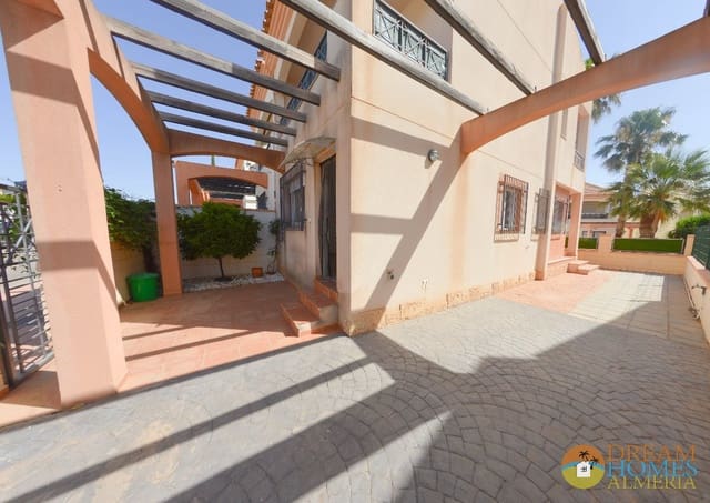 3 slaapkamer Appartement te koop in La Alfoquia, Zurgena met zwembad - € 149.900 (Ref: 10035986)
