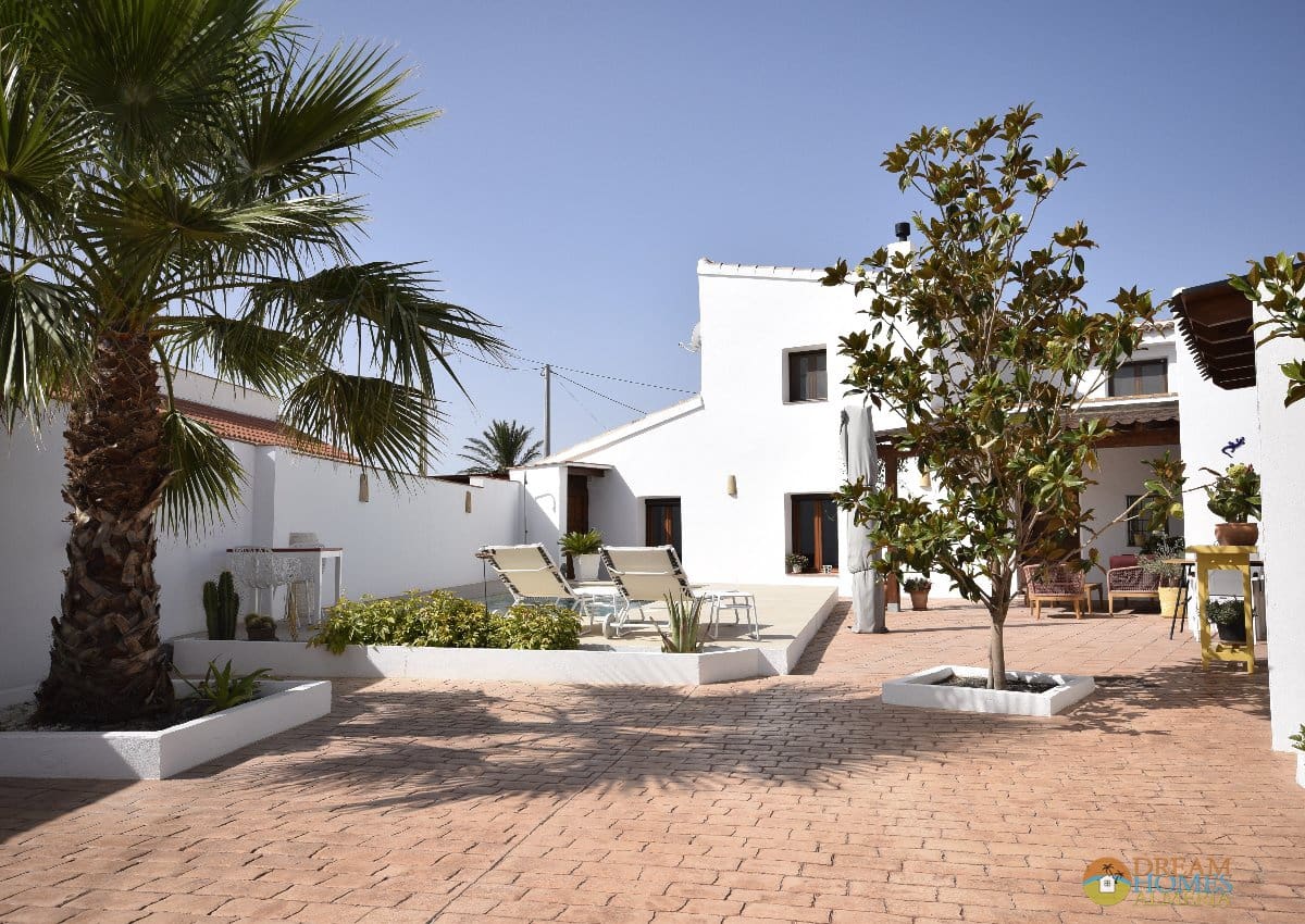 3 bedroom Finca/Country House for sale in Albox with pool - € 374,995 (Ref: 10060919)