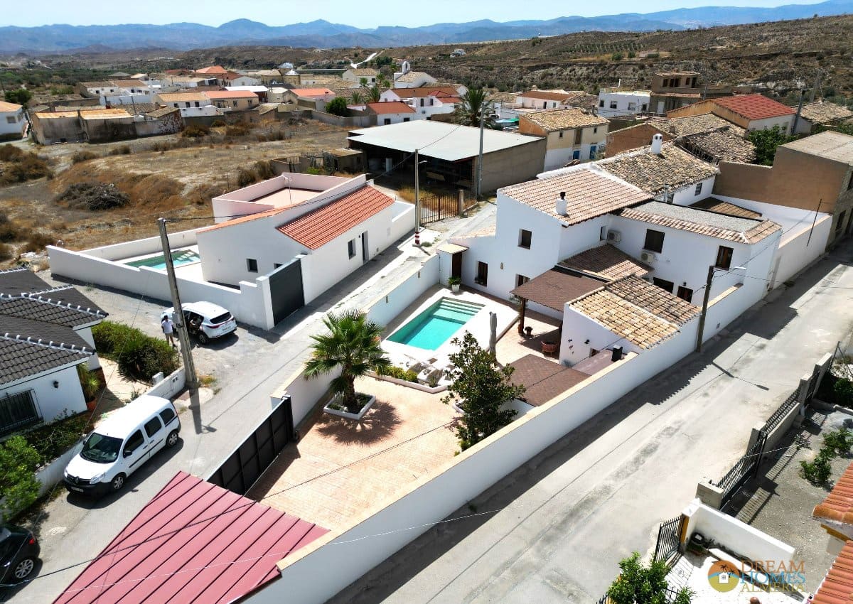 3 bedroom Finca/Country House for sale in Albox with pool - € 374,995 (Ref: 10060919)