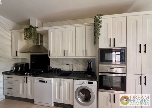 Chalet de 5 habitaciones en Arboleas en venta con piscina - 295.000 € (Ref: 10063002)