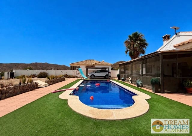 Chalet de 5 habitaciones en Arboleas en venta con piscina - 295.000 € (Ref: 10063002)