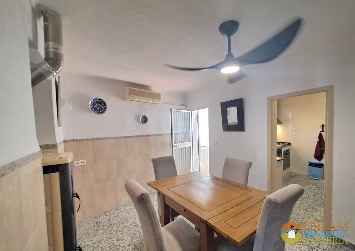Casa de 3 habitaciones en Cuevas de San Marcos en venta - 55.000 € (Ref: 10074747)