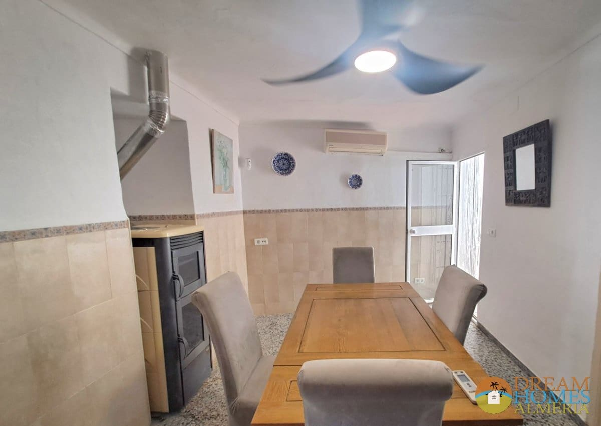 Casa de 3 habitaciones en Cuevas de San Marcos en venta - 55.000 € (Ref: 10074747)
