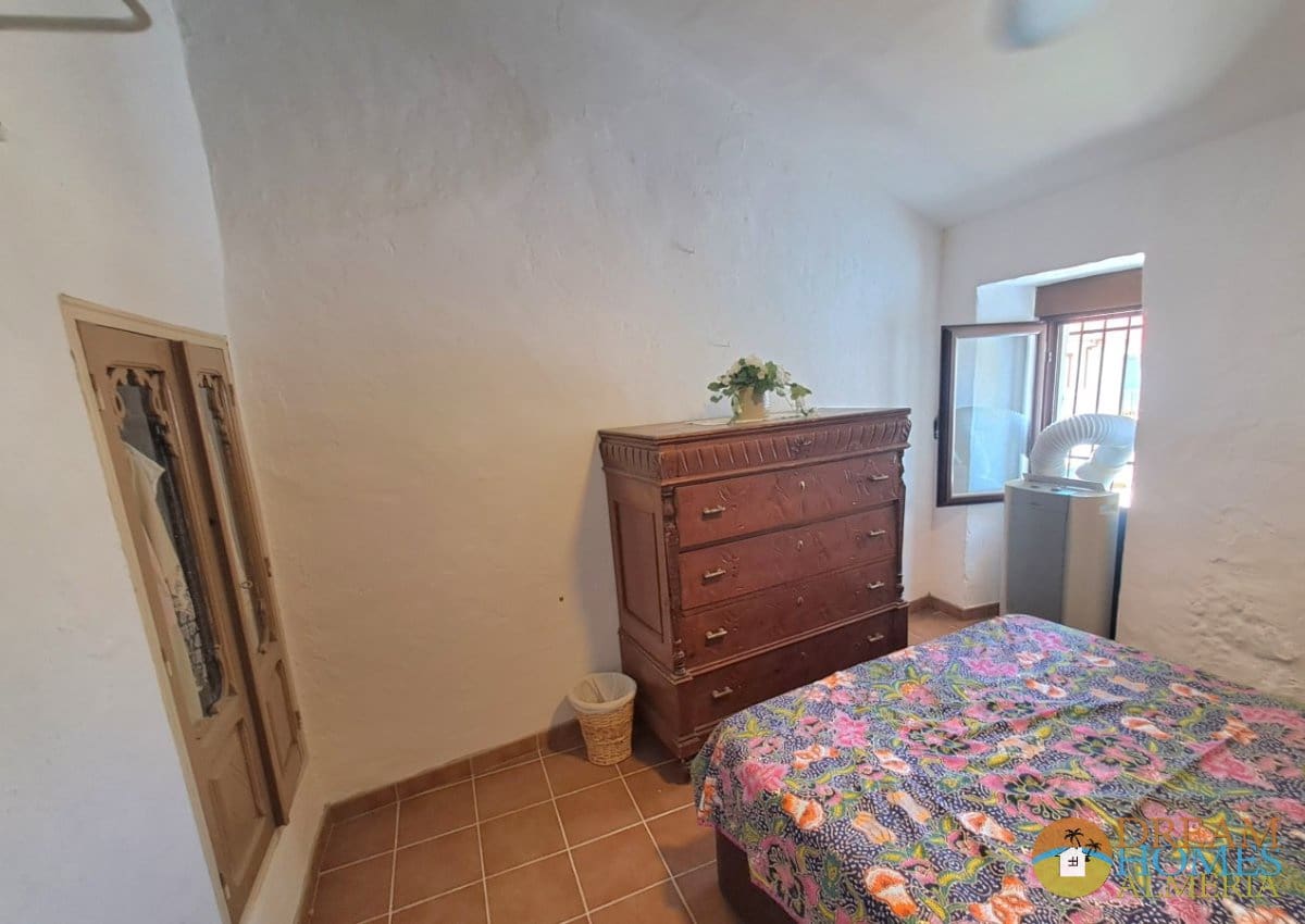 Casa de 3 habitaciones en Cuevas de San Marcos en venta - 55.000 € (Ref: 10074747)