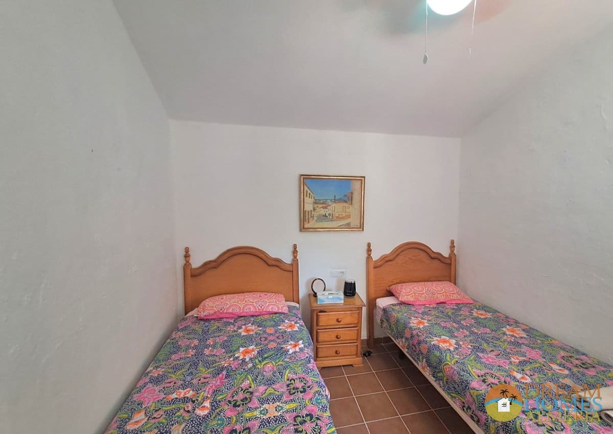 Casa de 3 habitaciones en Cuevas de San Marcos en venta - 55.000 € (Ref: 10074747)