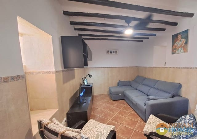 Casa de 3 habitaciones en Cuevas de San Marcos en venta - 55.000 € (Ref: 10074747)