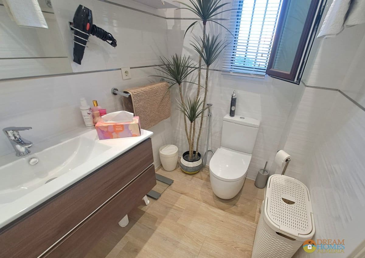 5 bedroom Villa for sale in Jaen city with pool - € 350,000 (Ref: 10088419)