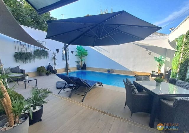 5 bedroom Villa for sale in Jaén city with pool - € 350,000 (Ref: 10088419)