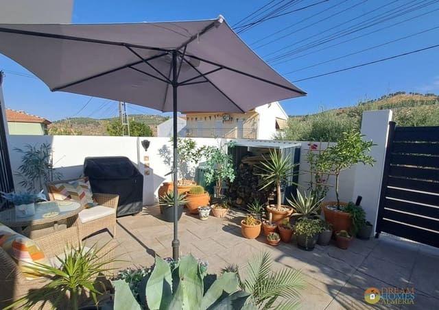 5 bedroom Villa for sale in Jaén city with pool - € 350,000 (Ref: 10088419)