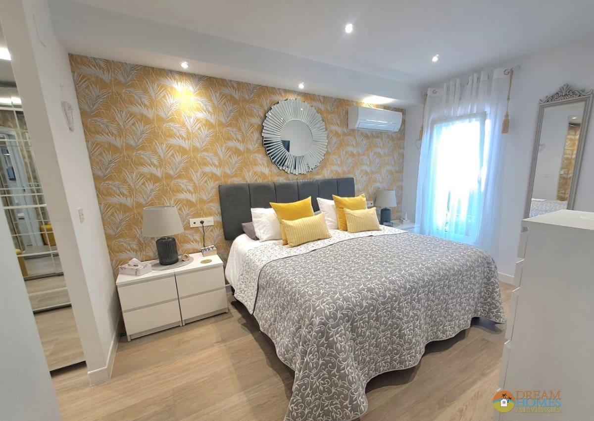 5 bedroom Villa for sale in Jaen city with pool - € 350,000 (Ref: 10088419)