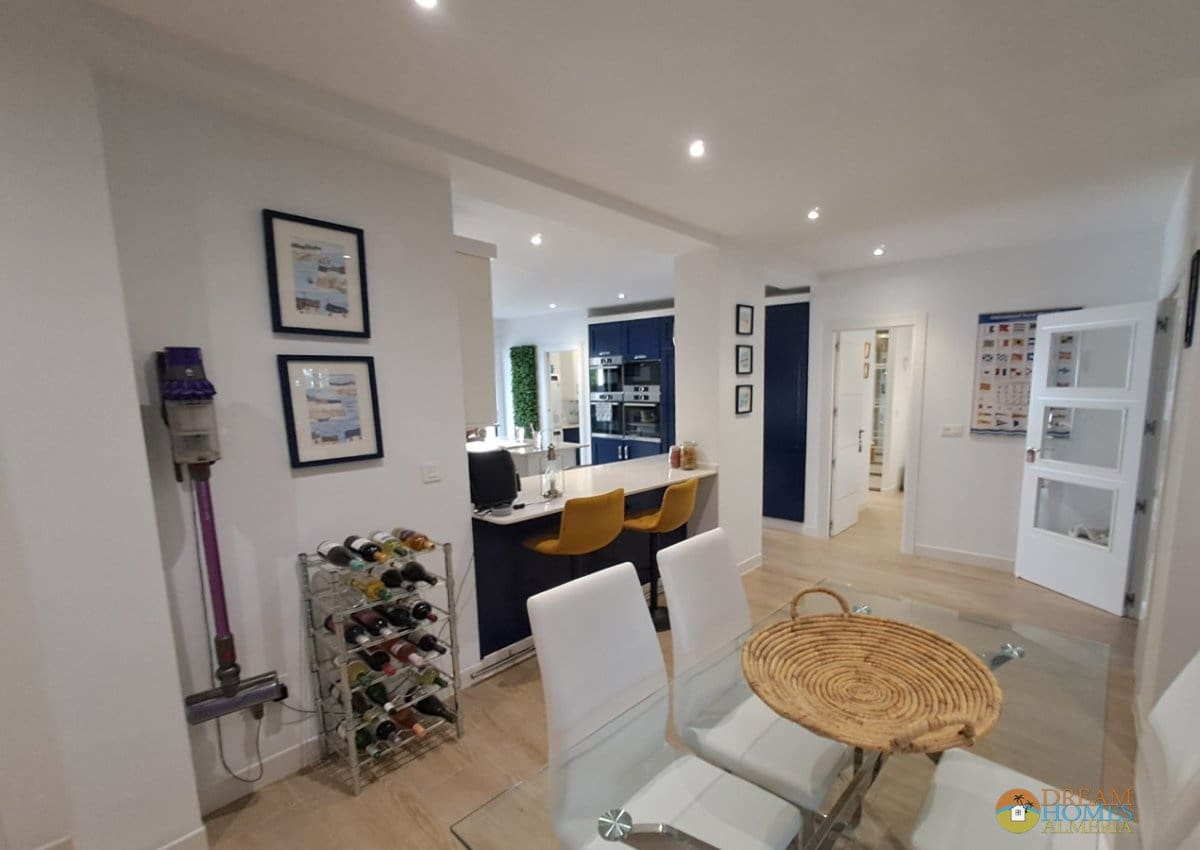 5 bedroom Villa for sale in Jaen city with pool - € 350,000 (Ref: 10088419)