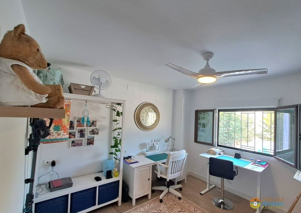 5 bedroom Villa for sale in Jaen city with pool - € 350,000 (Ref: 10088419)